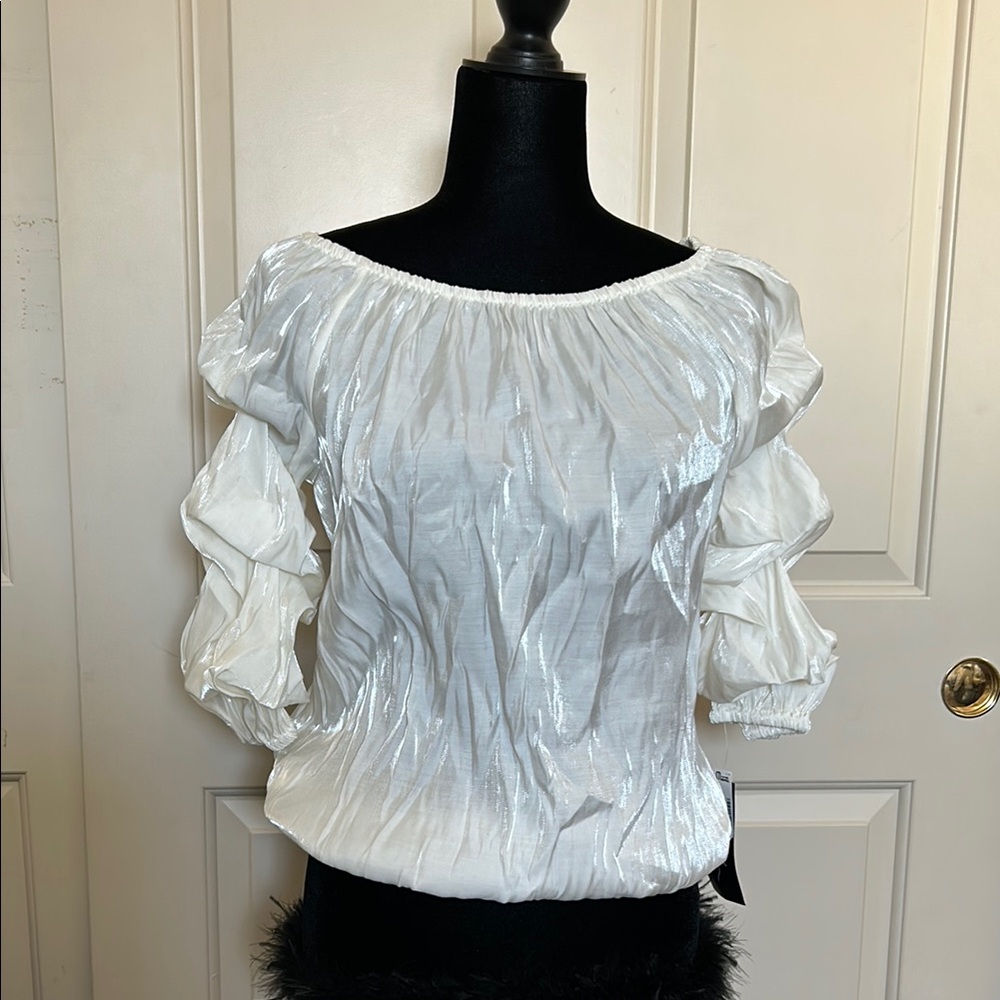 NWT White Women's Top by Prelude size S